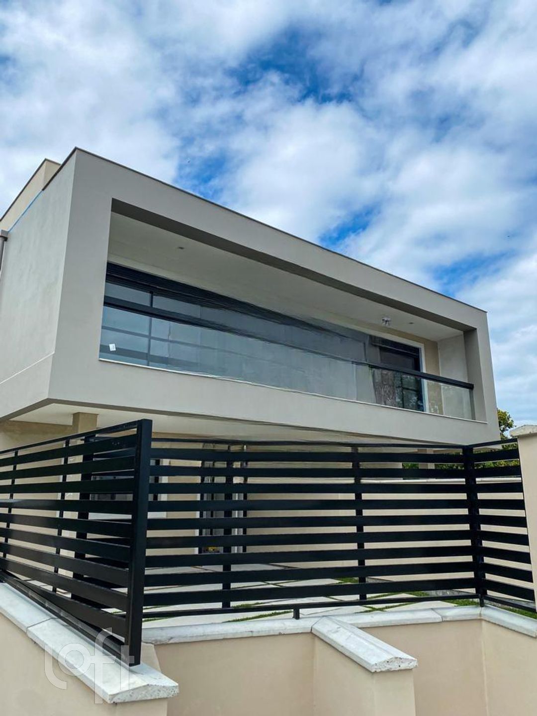 Casa Residencial com 180m², 3 quartos, no bairro Campeche Leste em Florianópolis