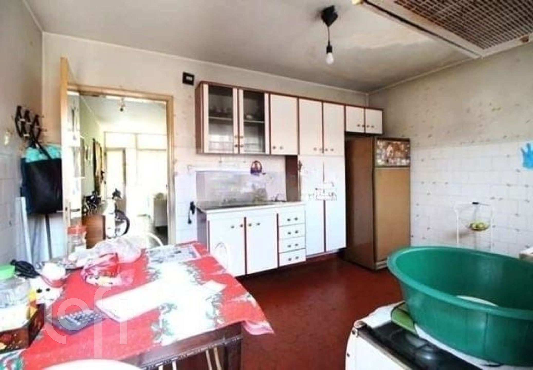 Casa à venda com 2 quartos, 98m² - Foto 2