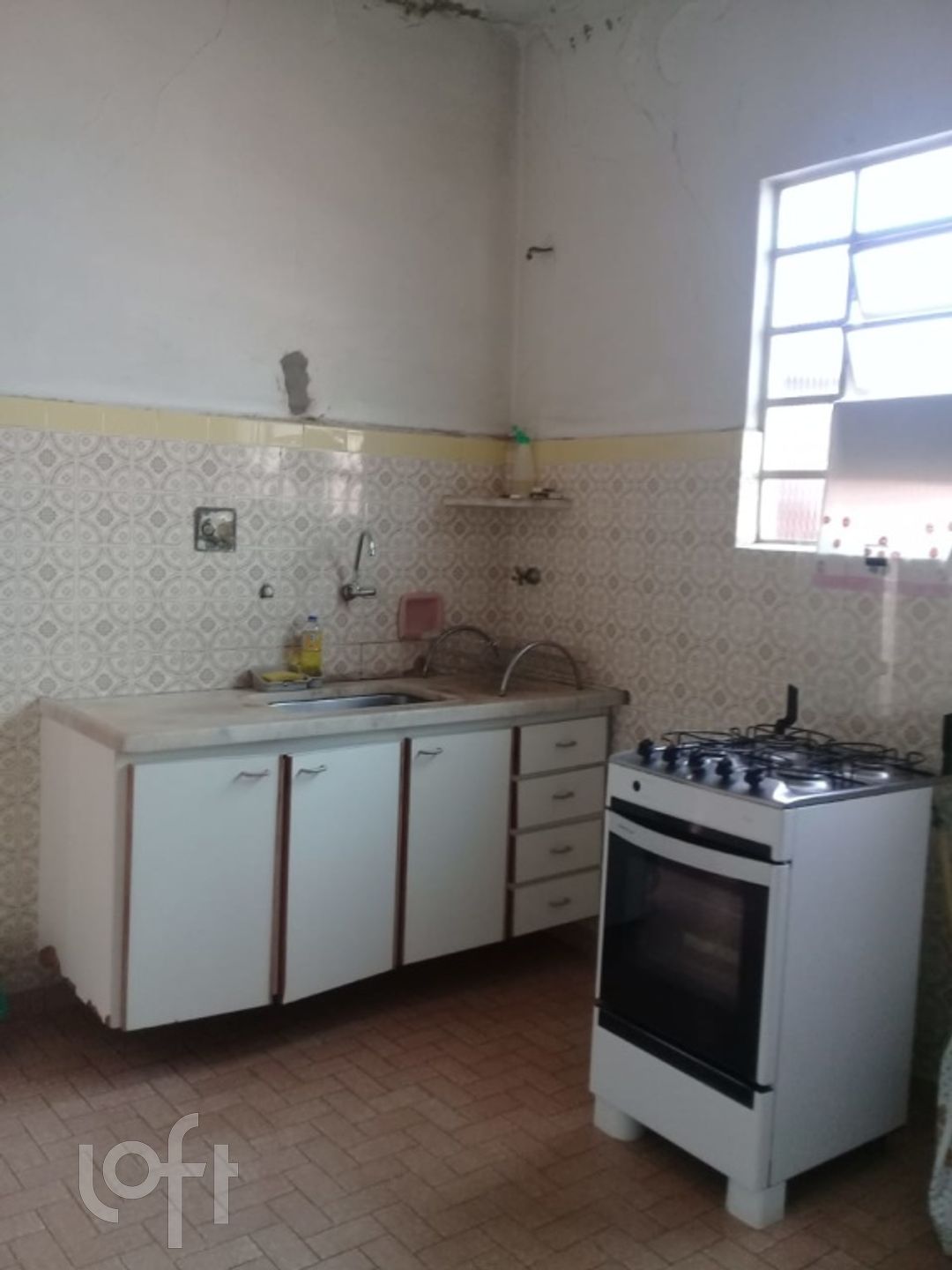 Casa à venda com 2 quartos, 300m² - Foto 2