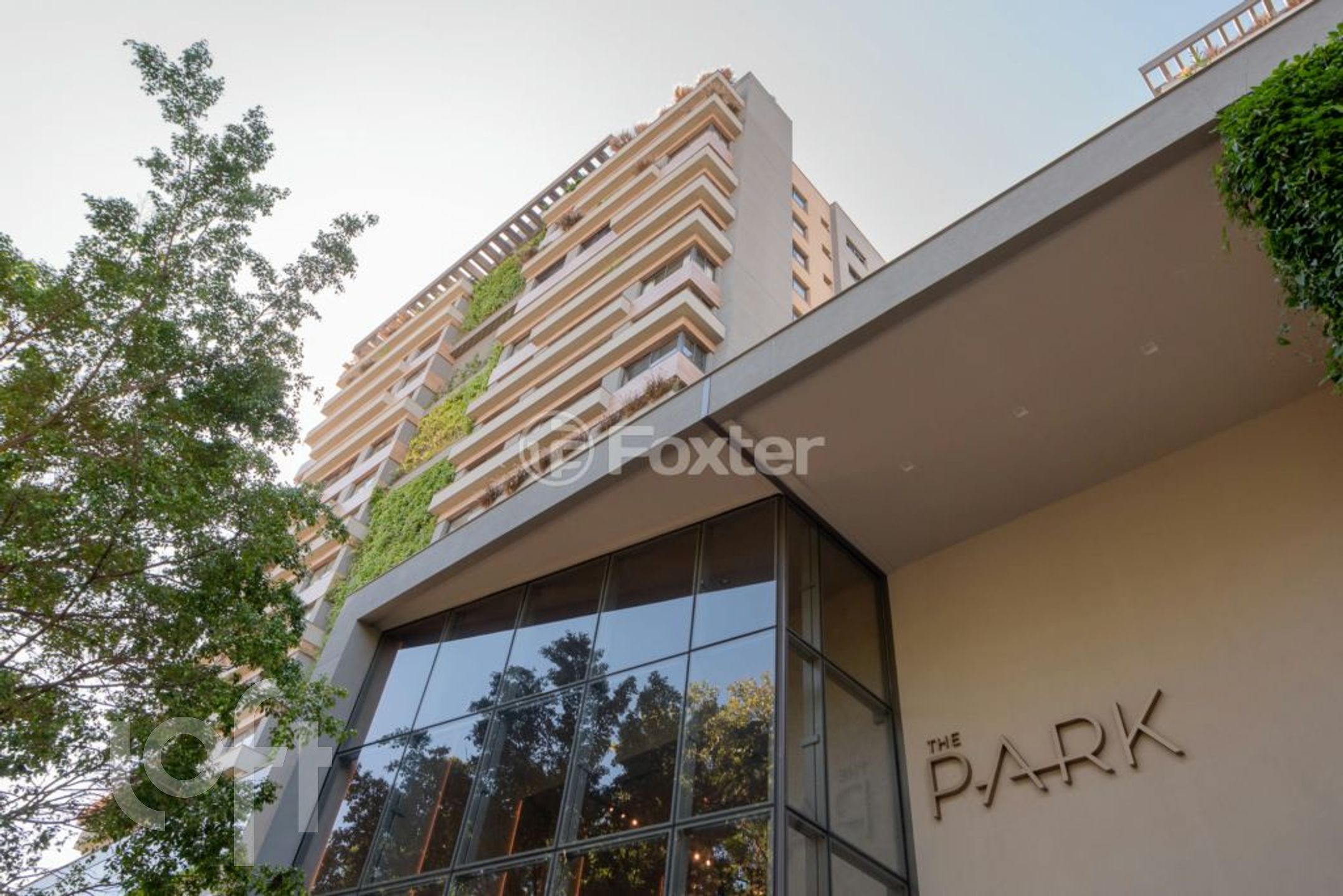 Apartamento com 227m², 3 dormitórios, 3 suítes, 4 vagas, Rio Branco em Porto Alegre