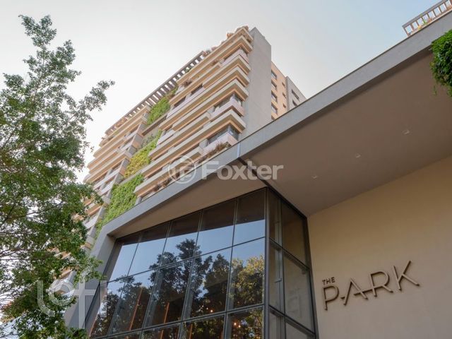 Apartamento com 227m², 3 dormitórios, 3 suítes, 4 vagas, Rio Branco em Porto Alegre