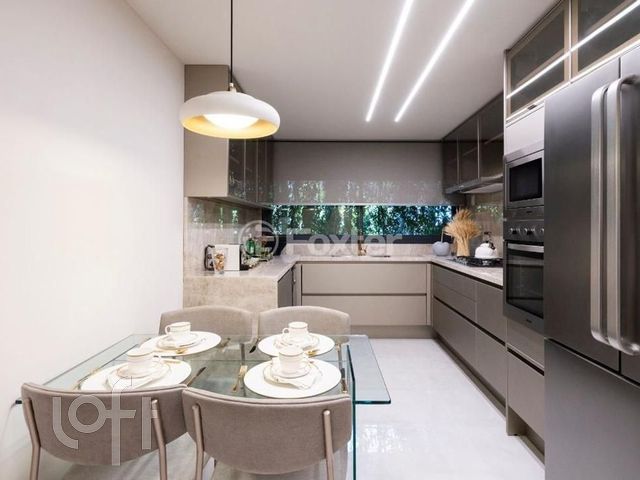 Apartamento com 227m², 3 dormitórios, 3 suítes, 4 vagas, Rio Branco em Porto Alegre