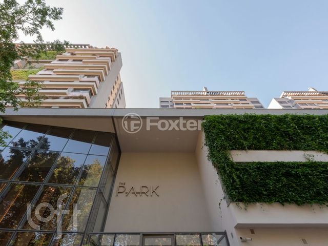 Apartamento com 227m², 3 dormitórios, 3 suítes, 4 vagas, Rio Branco em Porto Alegre