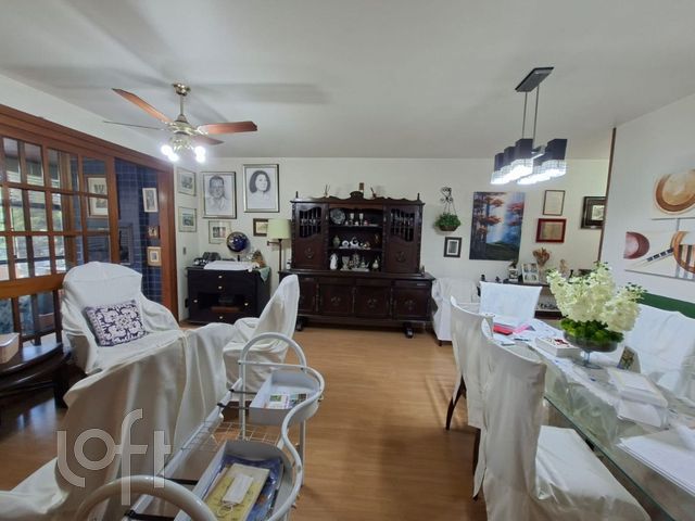 Apartamento com 106m², 4 dormitórios, 1 suíte, 1 vaga, Moinhos de Vento em Porto Alegre