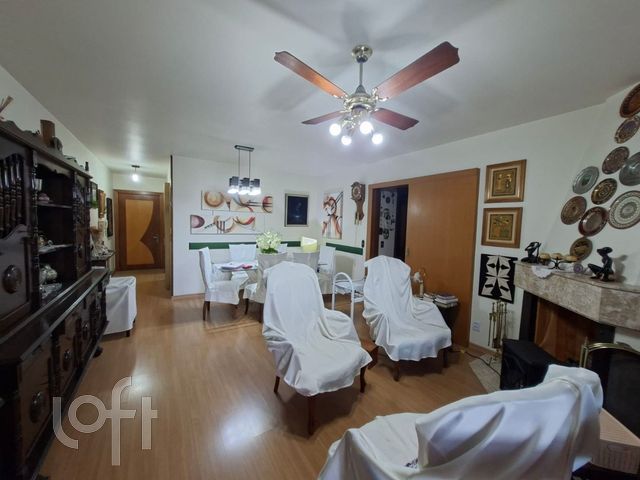 Apartamento com 106m², 4 dormitórios, 1 suíte, 1 vaga, Moinhos de Vento em Porto Alegre