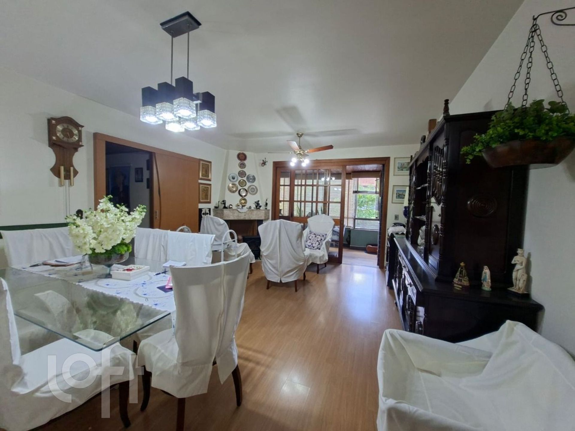 Apartamento com 106m², 4 dormitórios, 1 suíte, 1 vaga, Moinhos de Vento em Porto Alegre