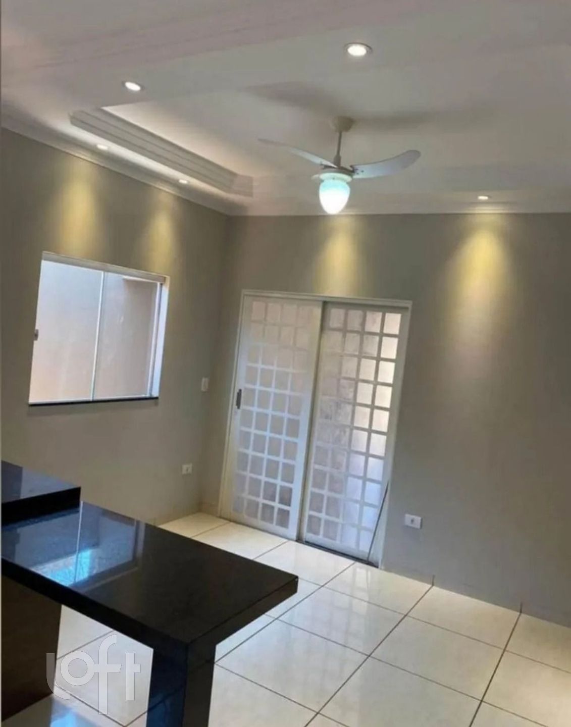 Casa à venda com 2 quartos, 90m² - Foto 1