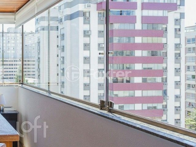 Apartamento com 121m², 3 dormitórios, 1 suíte, 2 vagas, Moinhos de Vento em Porto Alegre