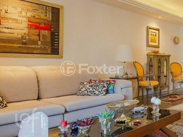 Apartamento com 121m², 3 dormitórios, 1 suíte, 2 vagas, Moinhos de Vento em Porto Alegre