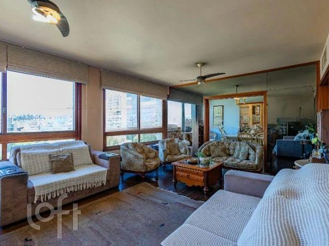 Apartamento com 157m², 3 dormitórios, 1 suíte, 3 vagas, Moinhos de Vento em Porto Alegre