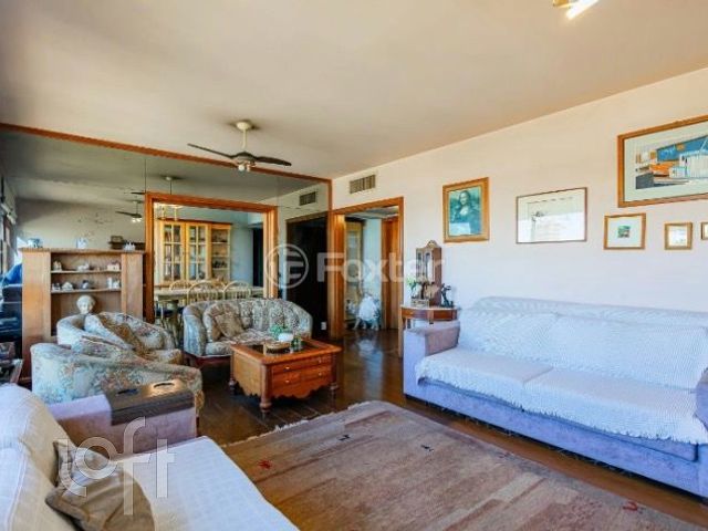 Apartamento com 157m², 3 dormitórios, 1 suíte, 3 vagas, Moinhos de Vento em Porto Alegre