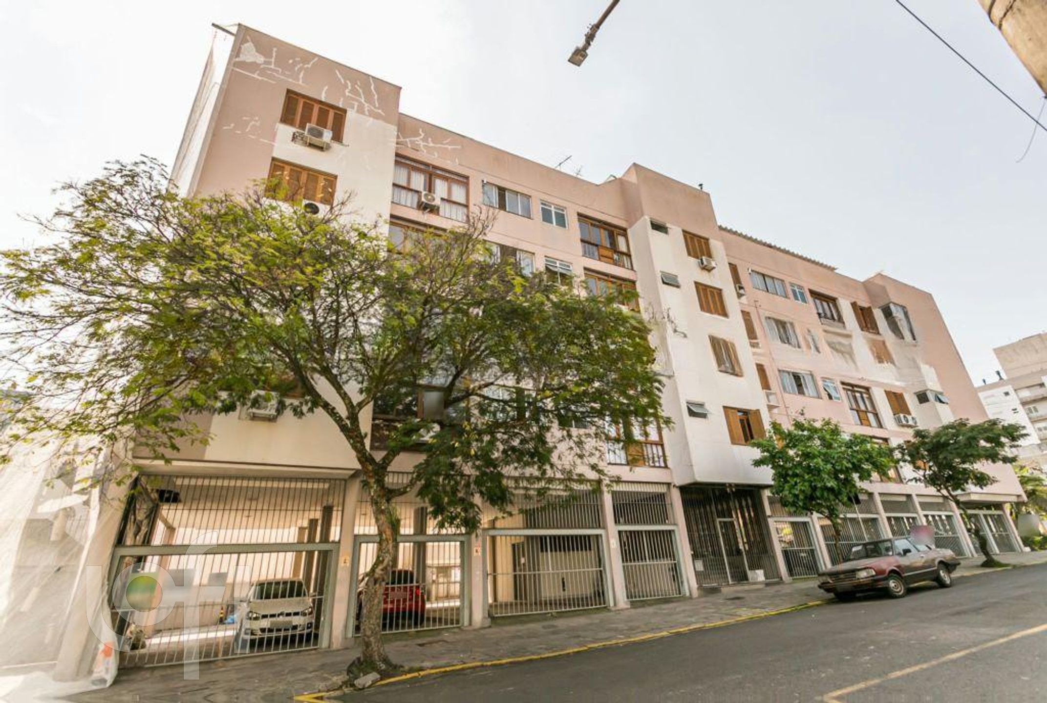 Apartamento com 229m², 3 dormitórios, 1 suíte, 2 vagas, Petrópolis em Porto Alegre