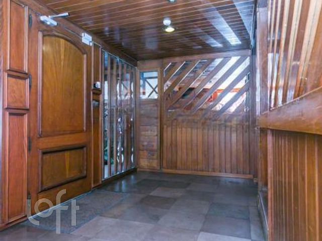 Apartamento com 229m², 3 dormitórios, 1 suíte, 2 vagas, Petrópolis em Porto Alegre