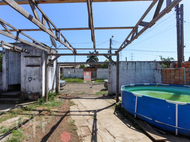 Casa com 120m², 4 dormitórios no bairro Harmonia em Canoas para Comprar