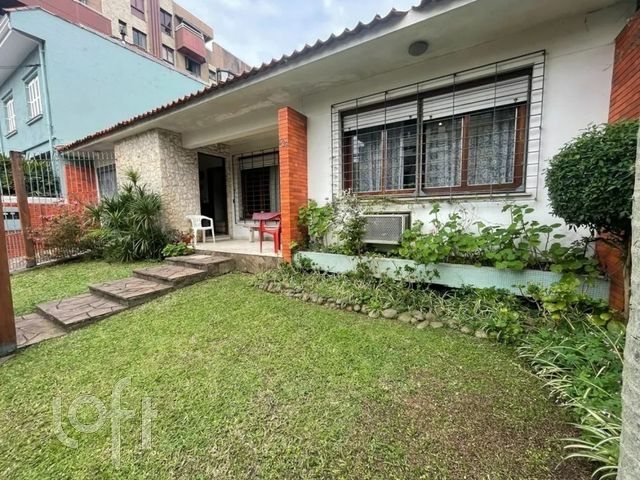 Casa com 190m², 3 dormitórios, 3 vagas, Higienópolis em Porto Alegre
