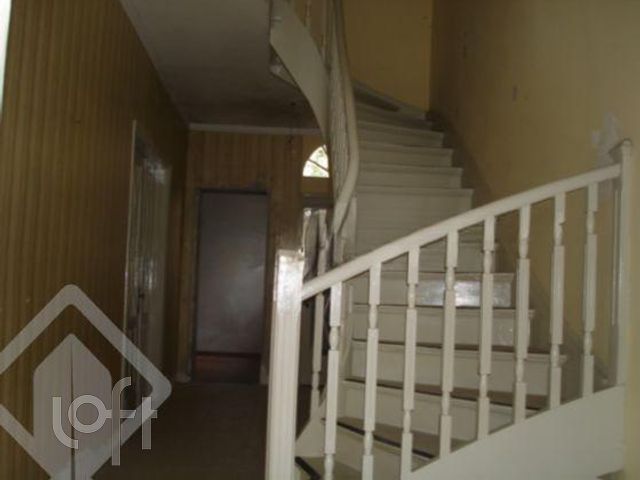 Casa com 1m², 4 dormitórios, 1 suíte, 2 vagas, Rio Branco em Porto Alegre