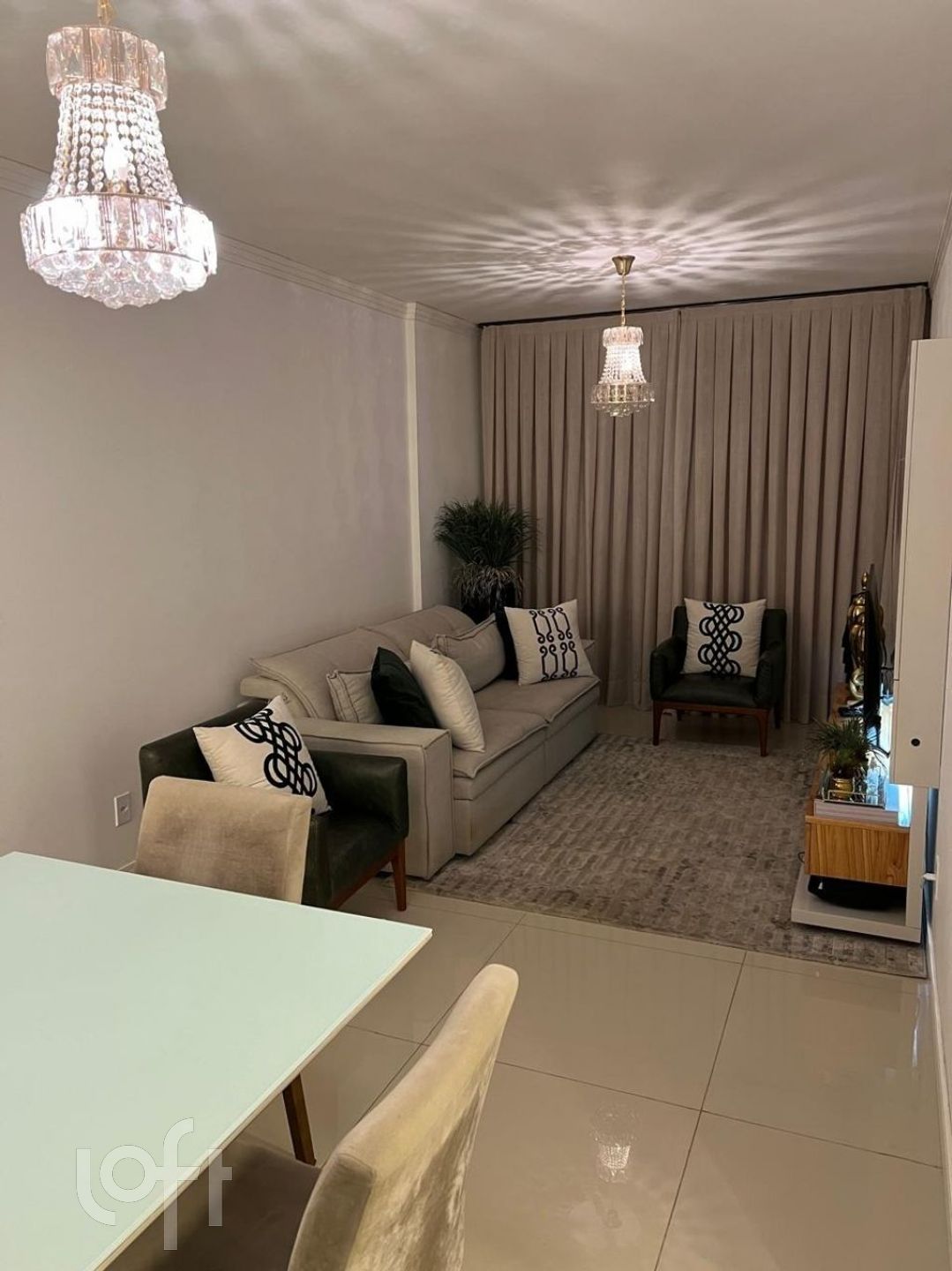 Apartamentos com 95m², 3 quartos, 2 suítes, 1 garagem, no bairro Centro em Florianópolis