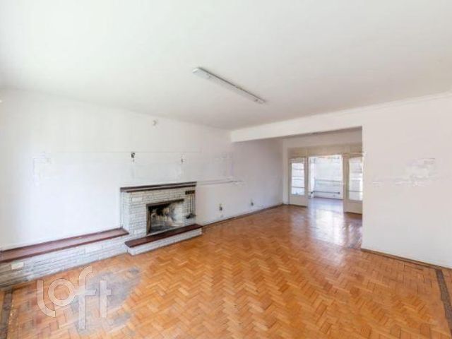 Casa com 286m², 3 dormitórios, 1 suíte, 3 vagas, Menino Deus em Porto Alegre