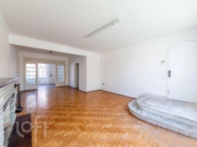 Casa com 286m², 3 dormitórios, 1 suíte, 3 vagas, Menino Deus em Porto Alegre