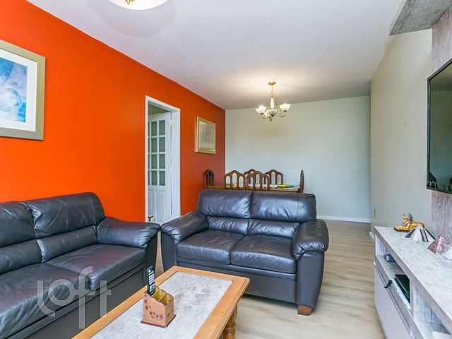 Apartamento com 98m², 3 dormitórios, 1 suíte, 2 vagas, Higienópolis em Porto Alegre