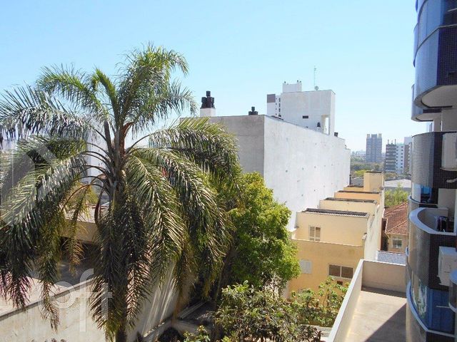 Casa com 245m², 8 dormitórios, 2 vagas, Menino Deus em Porto Alegre