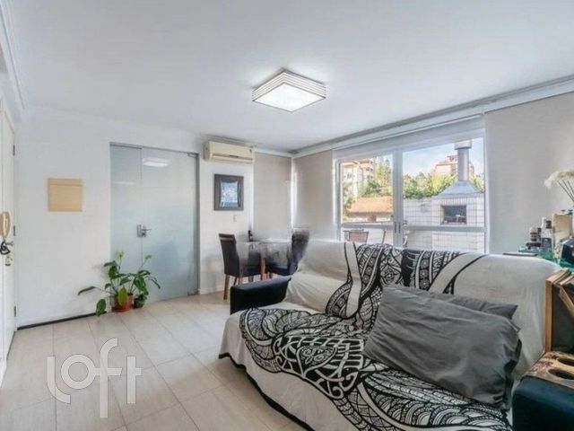 Apartamento com 102m², 1 dormitório, 1 suíte, 2 vagas, Petrópolis em Porto Alegre
