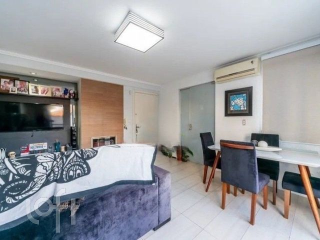 Apartamento com 102m², 1 dormitório, 1 suíte, 2 vagas, Petrópolis em Porto Alegre