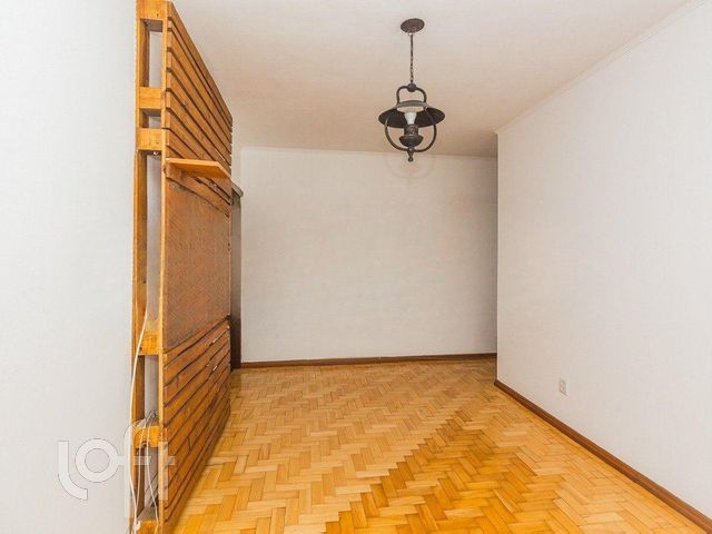 Apartamento com 68m², 2 dormitórios, 2 vagas, São João em Porto Alegre