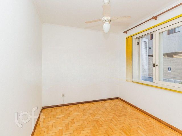 Apartamento com 68m², 2 dormitórios, 2 vagas, São João em Porto Alegre