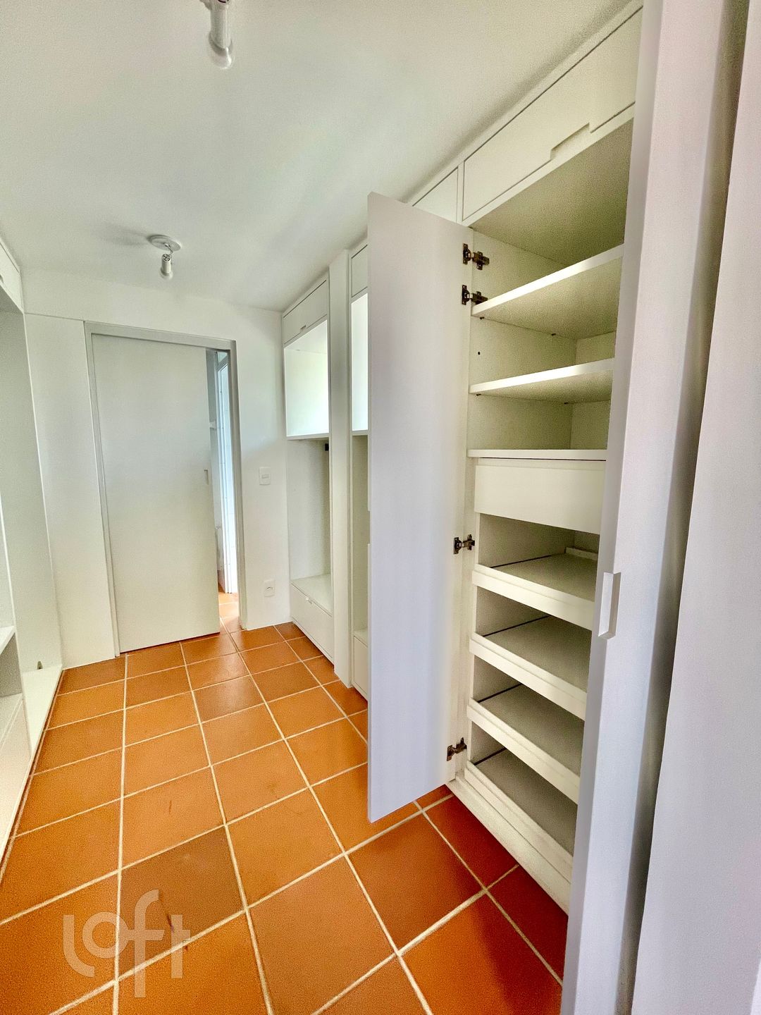 Apartamento à venda com 2 quartos, 120m² - Foto 9