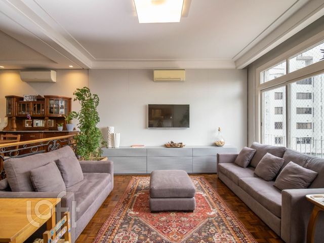 Apartamento com 188m², 3 dormitórios, 1 suíte, 2 vagas, Moinhos de Vento em Porto Alegre