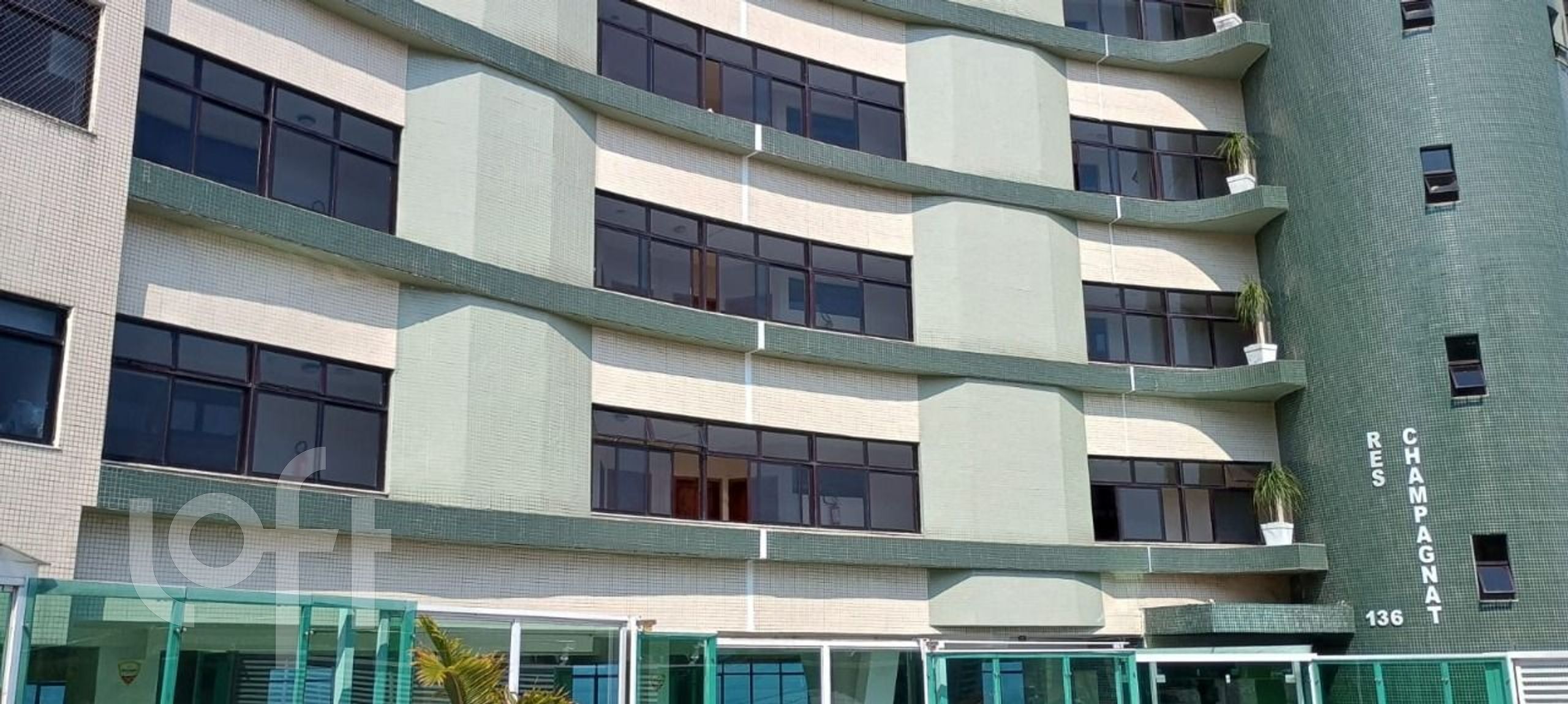 Apartamentos com 227m², 3 quartos, 1 suíte, 2 garagens, no bairro Estreito em Florianópolis