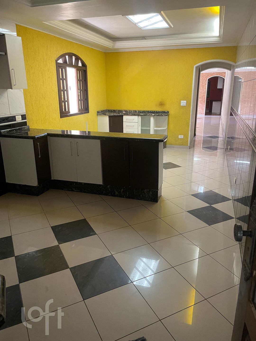 Casa à venda com 4 quartos, 250m² - Foto 3