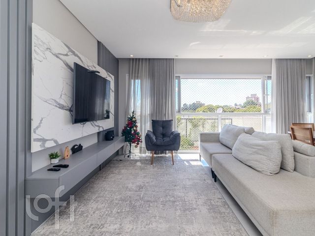 Apartamento com 108m², 3 dormitórios, 1 suíte, 2 vagas, Vila Ipiranga em Porto Alegre