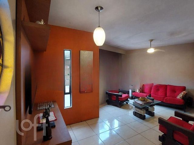 Casa com 249m², 4 dormitórios, 2 vagas, Chácara das Pedras em Porto Alegre