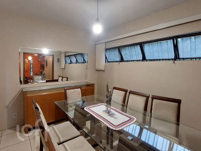 Casa com 249m², 4 dormitórios, 2 vagas, Chácara das Pedras em Porto Alegre