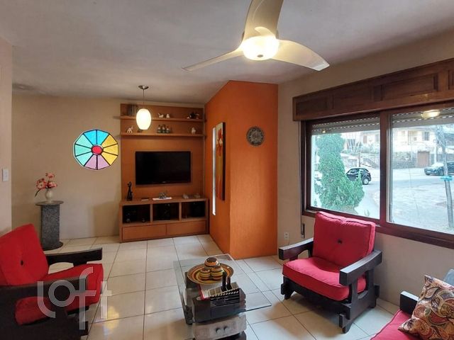 Casa com 249m², 4 dormitórios, 2 vagas, Chácara das Pedras em Porto Alegre