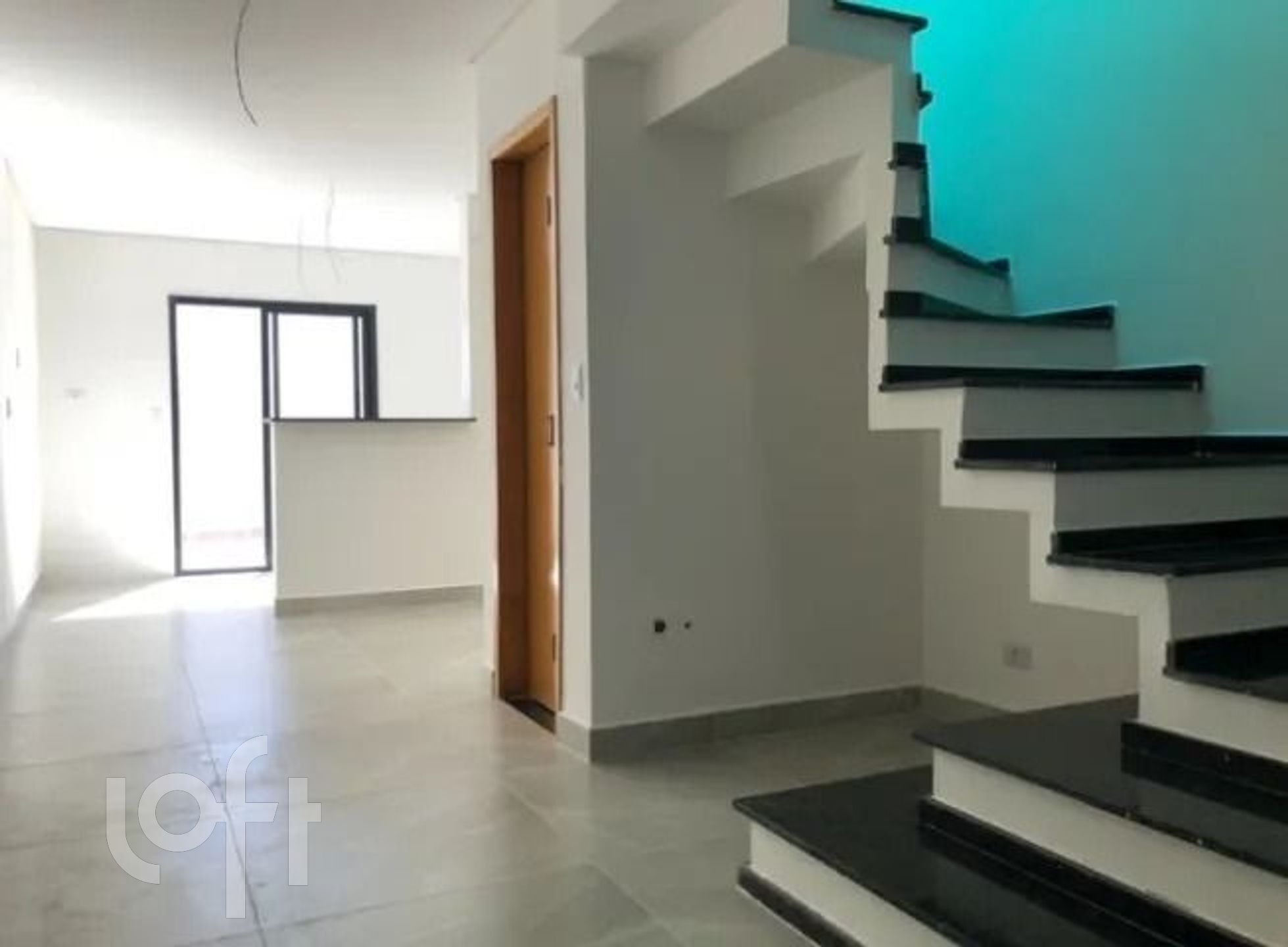 Casa à venda com 3 quartos, 107m² - Foto 1