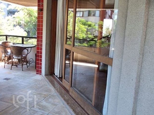 Apartamento com 253m², 4 dormitórios, 2 suítes, 3 vagas, Petrópolis em Porto Alegre