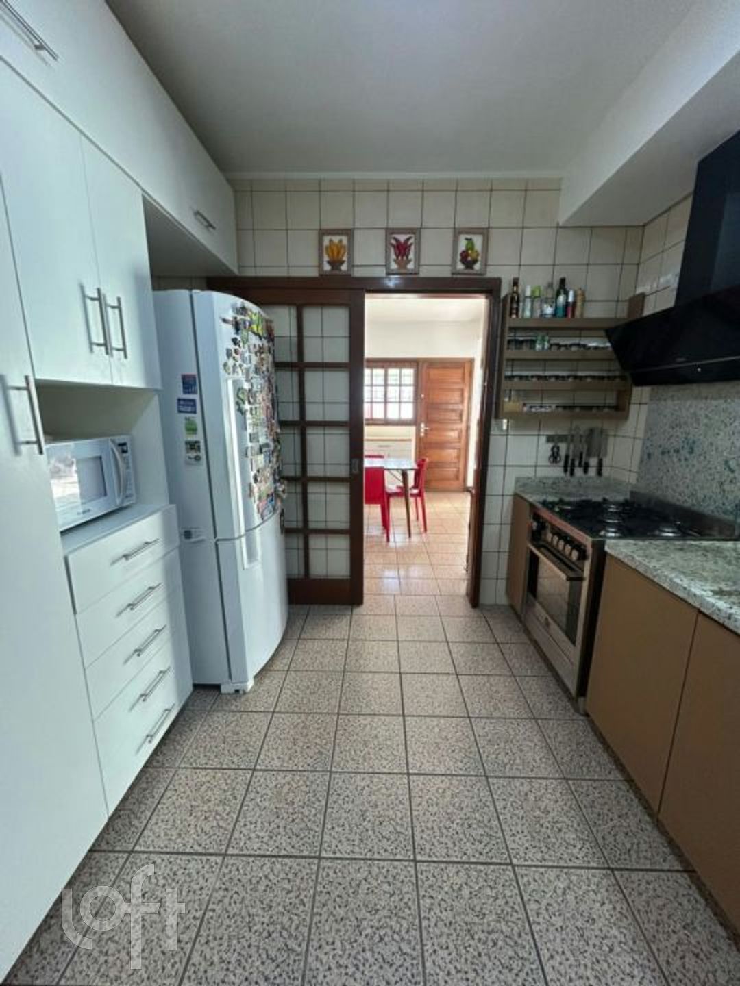 Casa com 240m², 3 dormitórios, 1 suíte, 3 vagas, Vila Ipiranga em Porto Alegre