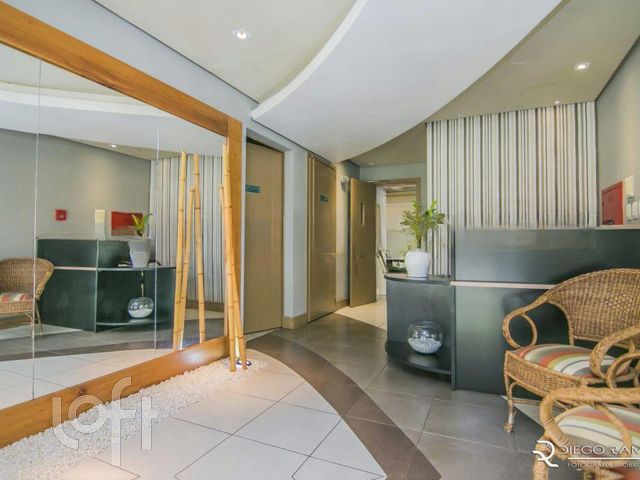 Apartamento com 104m², 3 dormitórios, 1 suíte, 1 vaga, Petrópolis em Porto Alegre