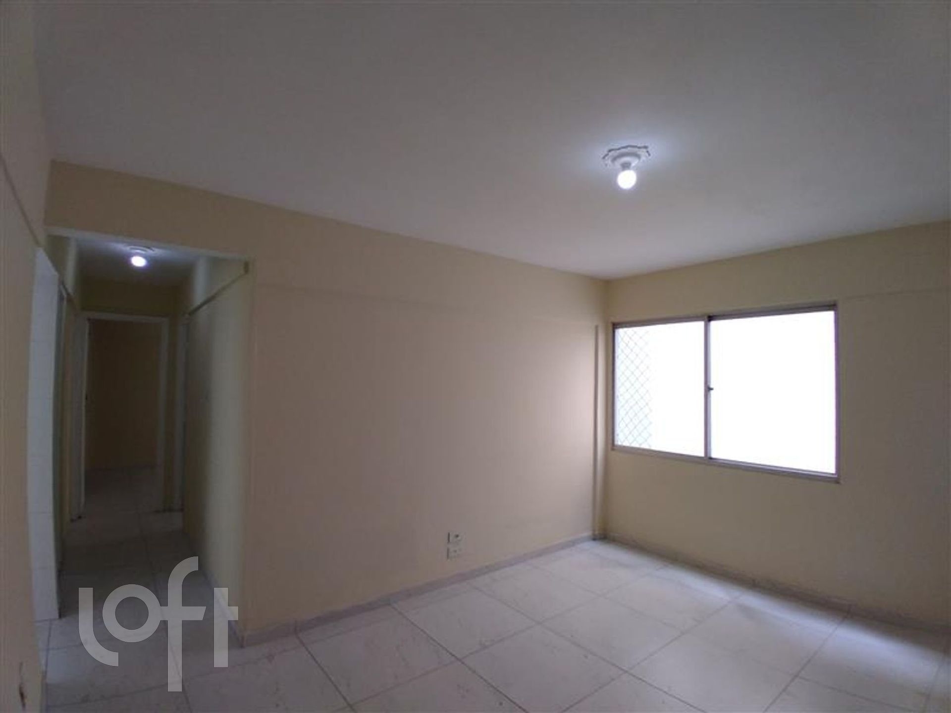 Apartamento à venda com 2 quartos, 70m² - Foto 1