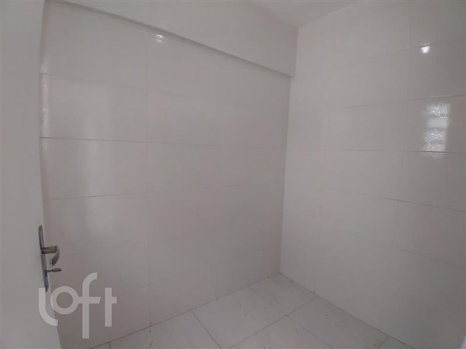 Apartamento à venda com 2 quartos, 70m² - Foto 4