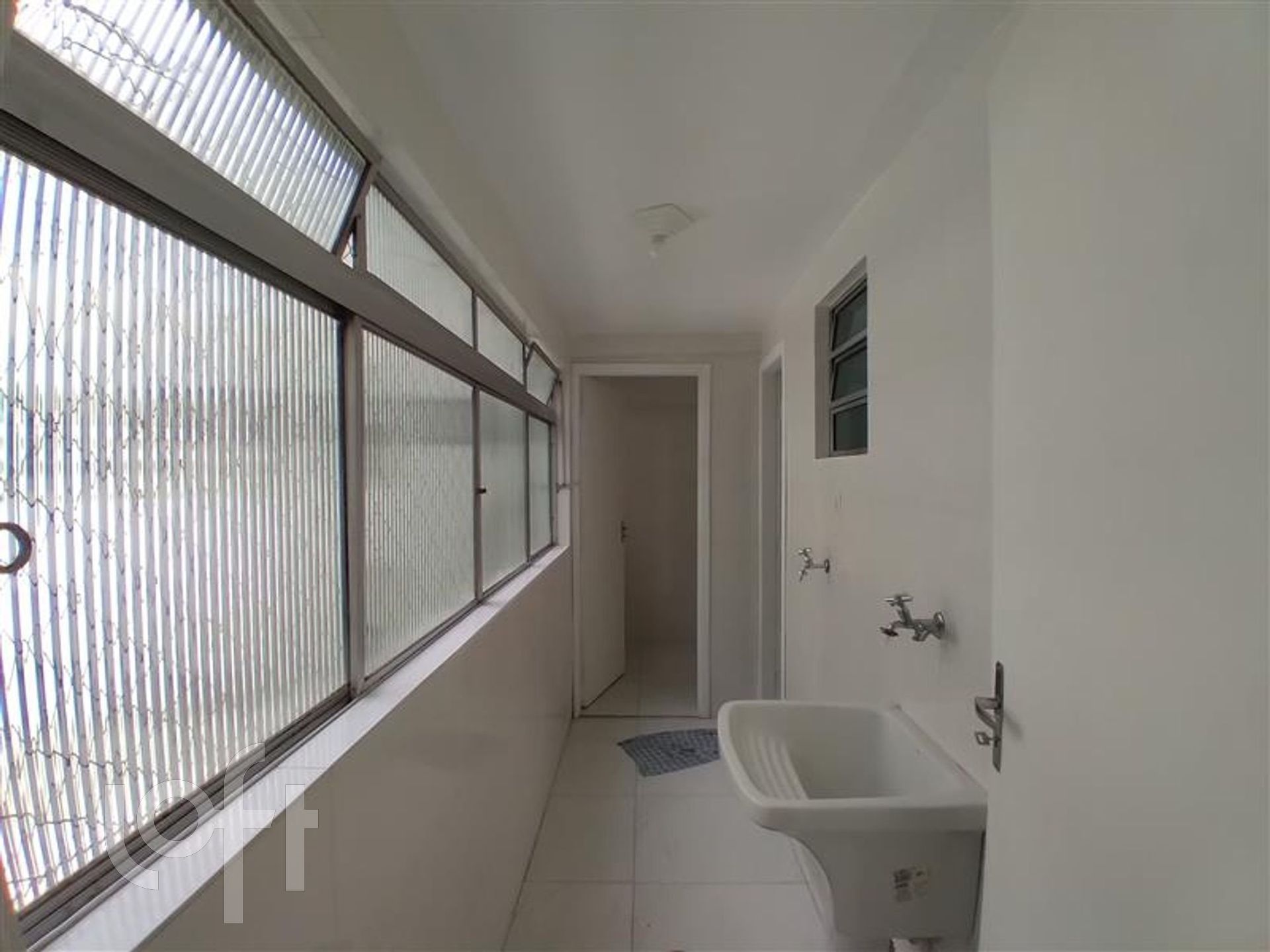 Apartamento à venda com 2 quartos, 70m² - Foto 18