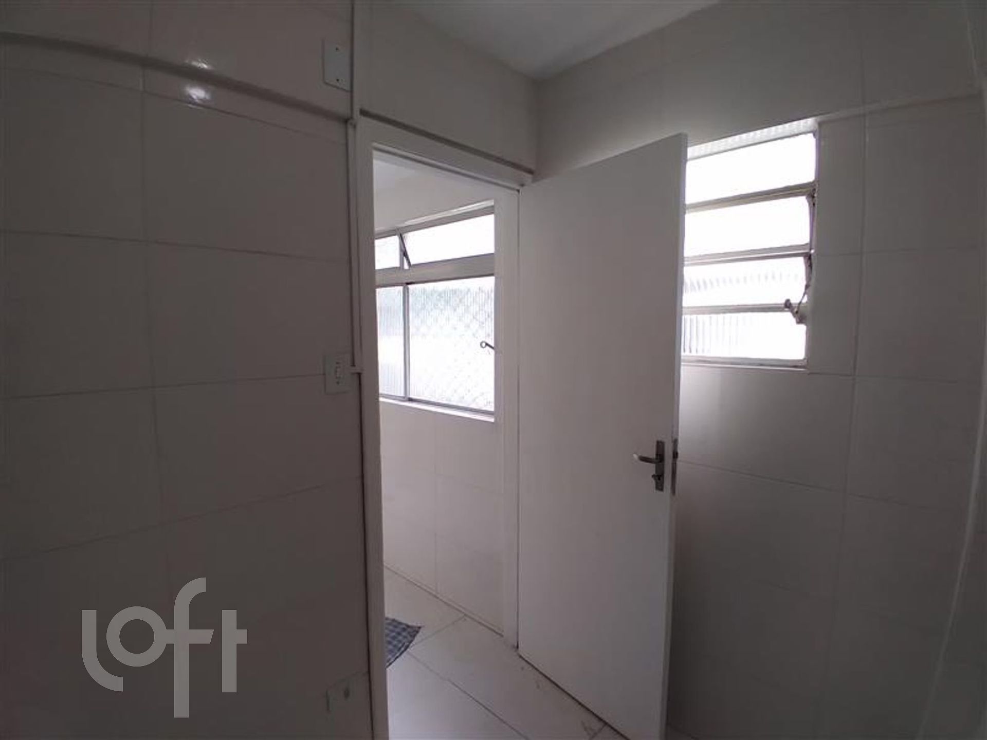 Apartamento à venda com 2 quartos, 70m² - Foto 3