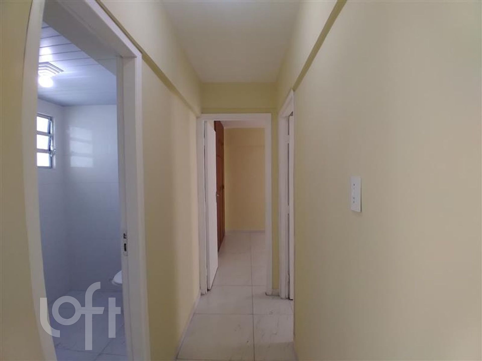 Apartamento à venda com 2 quartos, 70m² - Foto 2