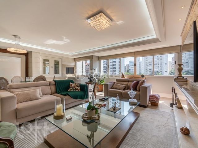 Apartamento com 145m², 3 dormitórios, 1 suíte, 2 vagas, Petrópolis em Porto Alegre