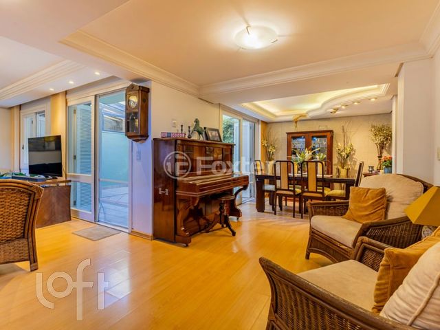 Casa em Condomínio com 260m², 4 dormitórios, 2 suítes, 3 vagas, Boa Vista em Porto Alegre