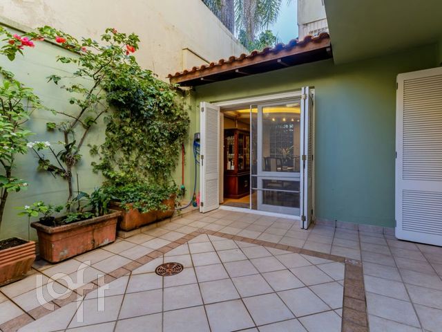 Casa em Condomínio com 260m², 4 dormitórios, 2 suítes, 3 vagas, Boa Vista em Porto Alegre