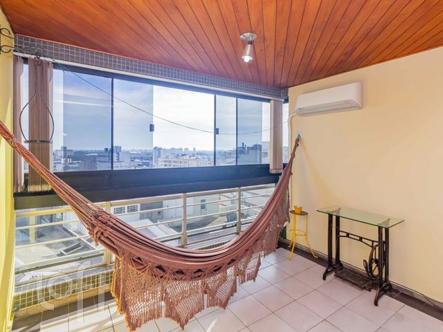 Apartamento com 78m², 2 dormitórios, 1 vaga, Independência em Porto Alegre